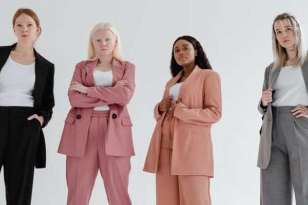 10 Tips for Business Women to Dress to Impress