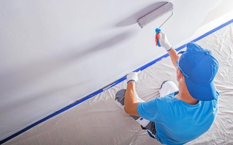 The Pros and Cons of Hiring a Professional Painting Service